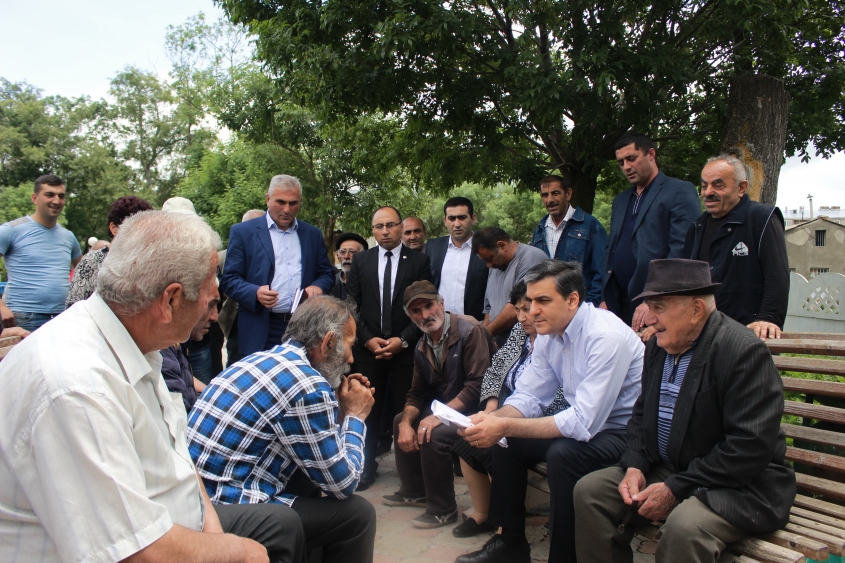 Visit to Geghagkunik province: residents in Chabarak city and the Vahan village presented their problems to the Defender