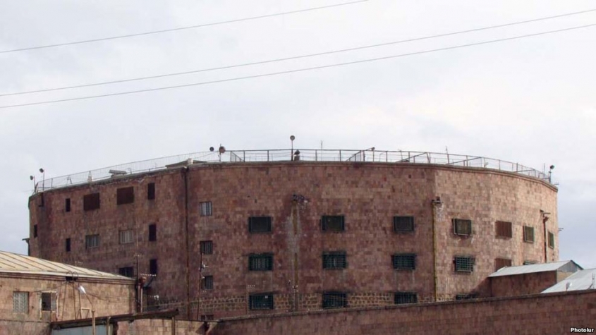 An unannounced visit to Nubarashen Penitentiary Institution: private interviews were held with persons on hunger and water strike