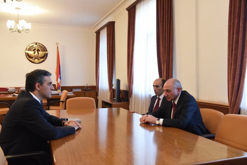 Մարդու իրավունքների պաշտպան Արման Թաթոյանը աշխատանքային հանդիպում է ունեցել Արցախի նախագահ Բակո Սահակյանի հետ
